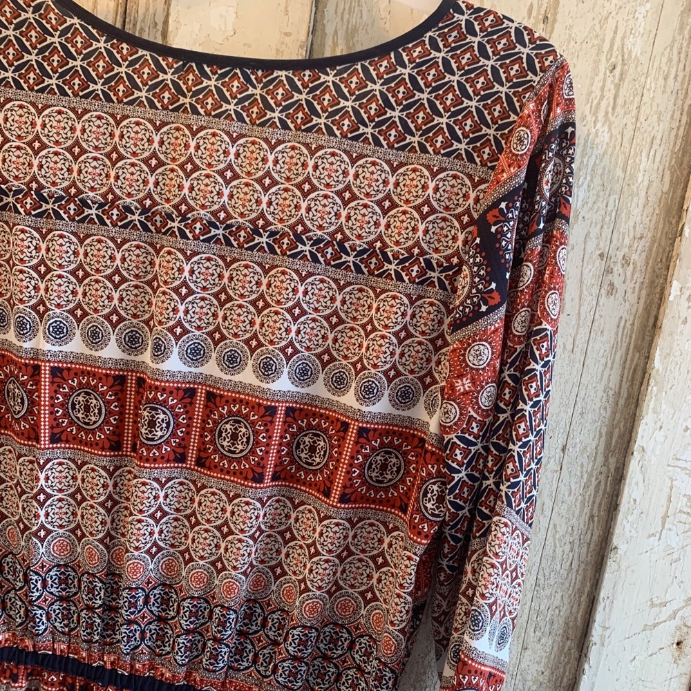 Maurice’s Aztec pattern top - Picture 7 of 9